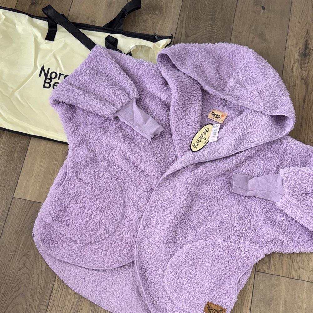 LAST ONE ‼️ NWT Nordic Beach Soft Lilac Body Wrap